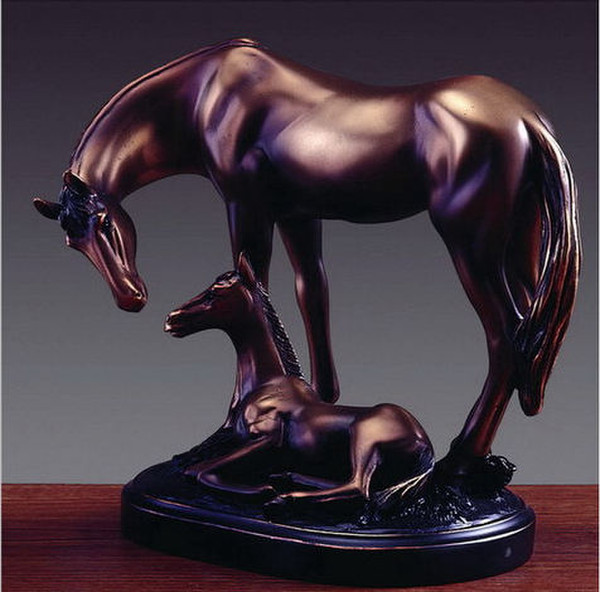 Horse Mare with baby foal sculpture depicts the sculptural image